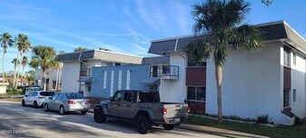 301 Ridge Blvd in South Daytona, FL - Building Photo