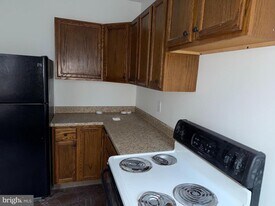 645 E High St in Pottstown, PA - Building Photo