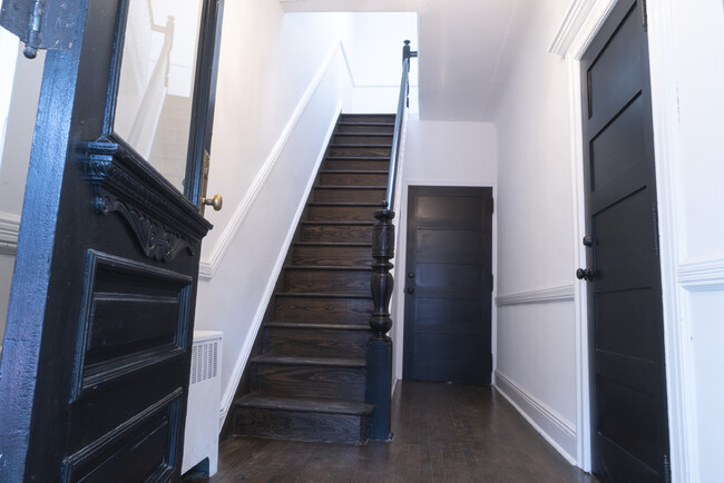 106 Beadel St, Unit Apt 2