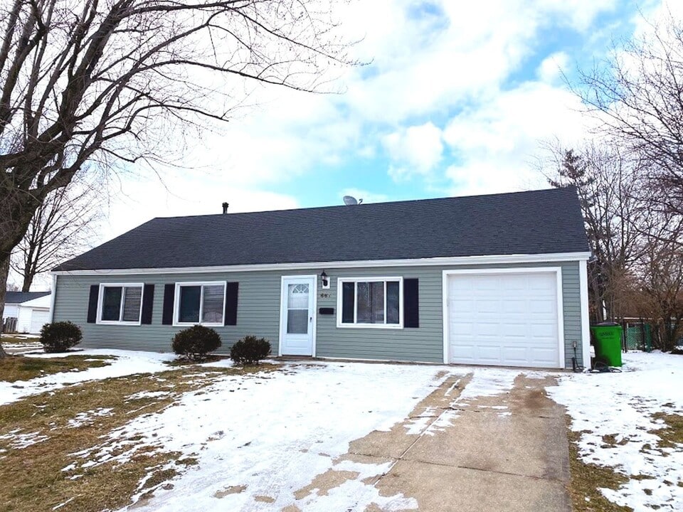 661 Willow Dr in Euclid, OH - Building Photo