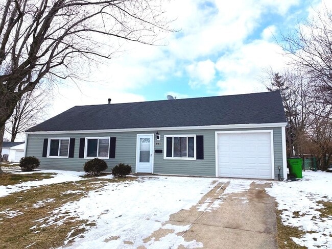 property at 661 Willow Dr