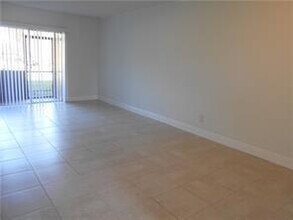 789 NW 103rd Terrace in Pembroke Pines, FL - Building Photo - Building Photo