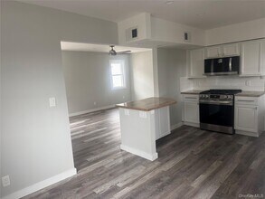 216 E Hudson St in Long Beach, NY - Building Photo - Building Photo