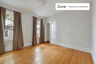 Room in Shared 4 bed/1 bath home in Cambridge, MA - Building Photo