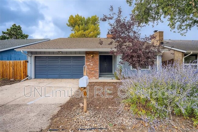 12132 E Amherst Cir in Aurora, CO - Foto de edificio - Building Photo