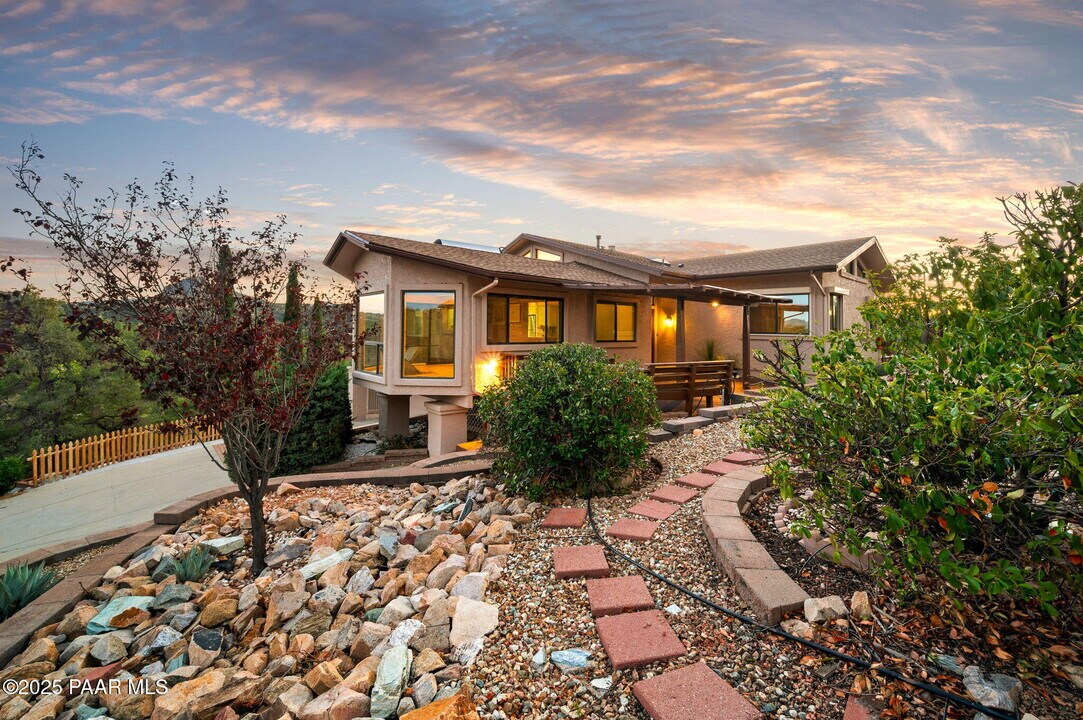 2349 Loma Vista Dr in Prescott, AZ - Building Photo