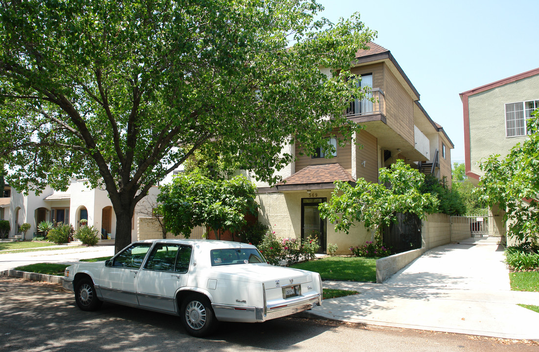 569 Palm Dr in Glendale, CA - Foto de edificio