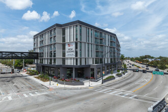 SKY Building in Oakland Park, FL - Building Photo - Building Photo