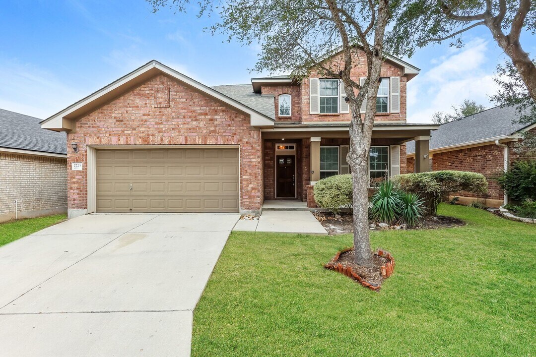 2723 Trinity Glade in San Antonio, TX - Building Photo