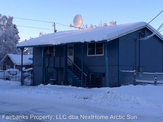 300 Kellum St in Fairbanks, AK - Building Photo - Building Photo