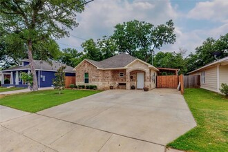 1956 McBroom St in Dallas, TX - Building Photo - Building Photo