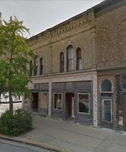 405 W Milwaukee St in Janesville, WI - Building Photo - Building Photo