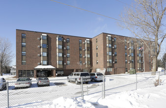 Osborne Apartments in Fridley, MN - Building Photo - Building Photo