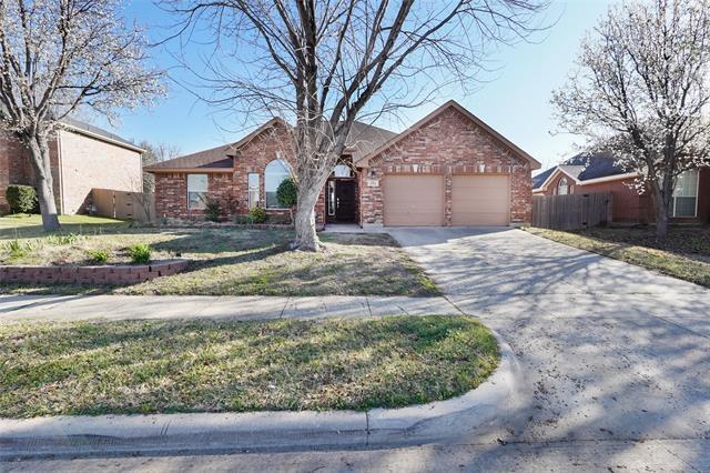 204 Village Trail in Trophy Club, TX - Building Photo