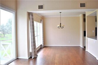 812 Canal St in Irving, TX - Building Photo - Building Photo