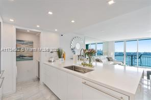 90 Alton Rd, Unit # 1806 in Miami Beach, FL - Foto de edificio - Building Photo