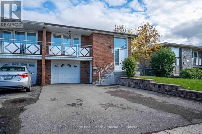 2559 Kingsberry Crescent in Mississauga, ON - Building Photo - Building Photo