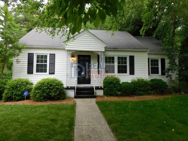 property at 204 W Newlyn St