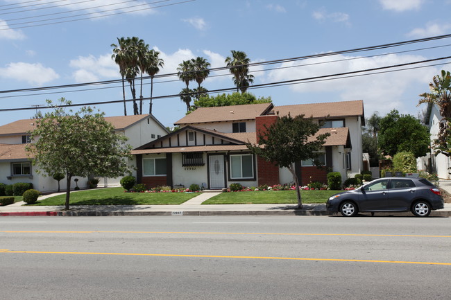 22907 Vanowen St in West Hills, CA - Building Photo - Building Photo