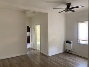 123 S Grand Oaks Ave, Unit 4 in Pasadena, CA - Foto de edificio - Building Photo