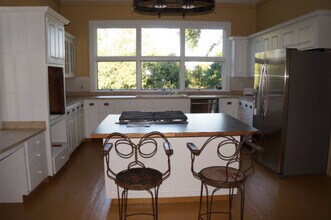 180 Mayes St in Mayesville, SC - Foto de edificio - Building Photo
