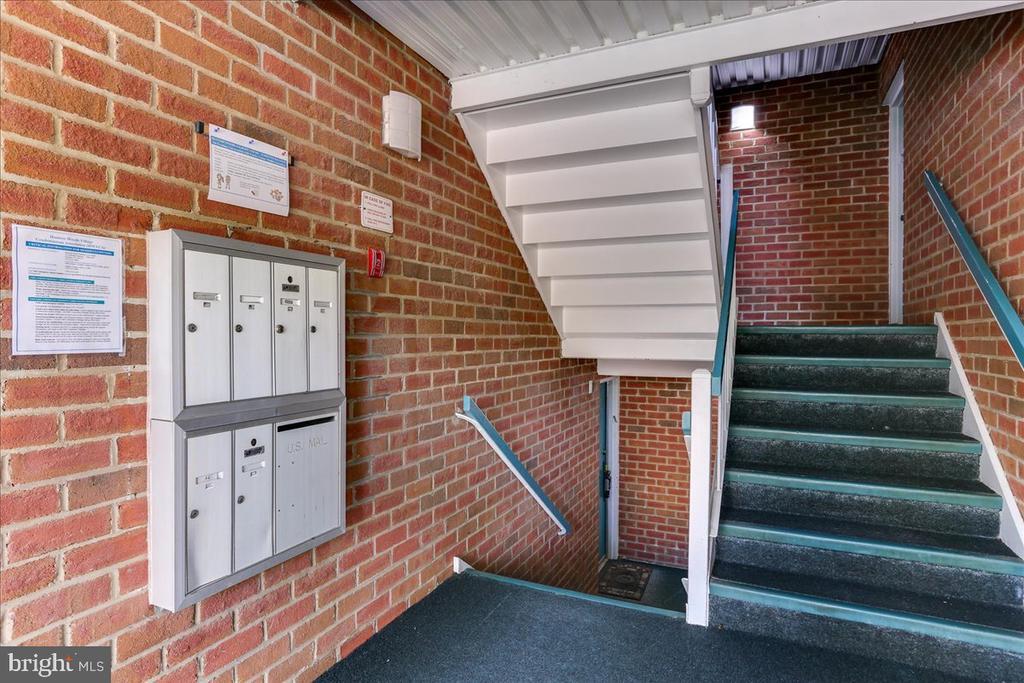 11823 Breton Ct in Reston, VA - Building Photo
