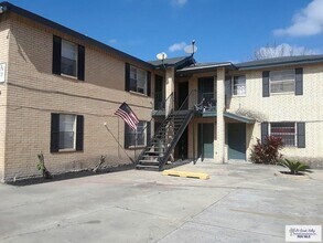 1724 W Elizabeth St in Brownsville, TX - Building Photo - Building Photo