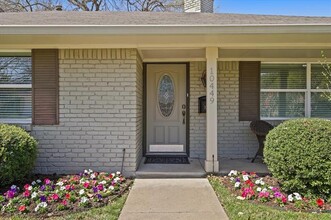 10449 Royal Club Ln in Dallas, TX - Building Photo - Building Photo