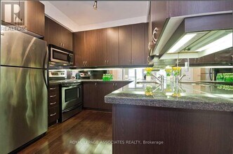 39 Upper Duke Crescent in Markham, ON - Building Photo - Building Photo