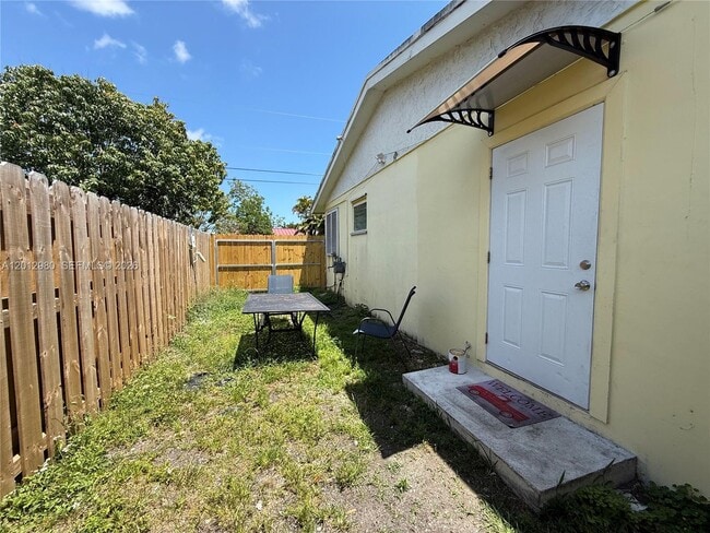 15831 SW 100th Ct