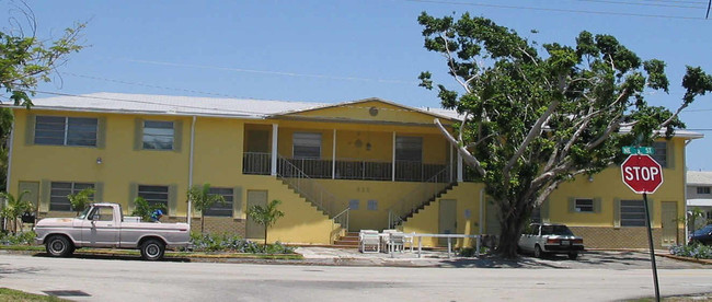 825 NE 6th St in Fort Lauderdale, FL - Building Photo - Other