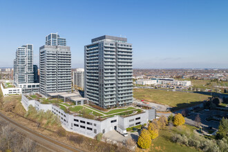 SkyCity - Tower I in Richmond Hill, ON - Building Photo - Building Photo