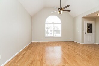1502 Huddersfield Dr in Smyrna, TN - Foto de edificio - Building Photo