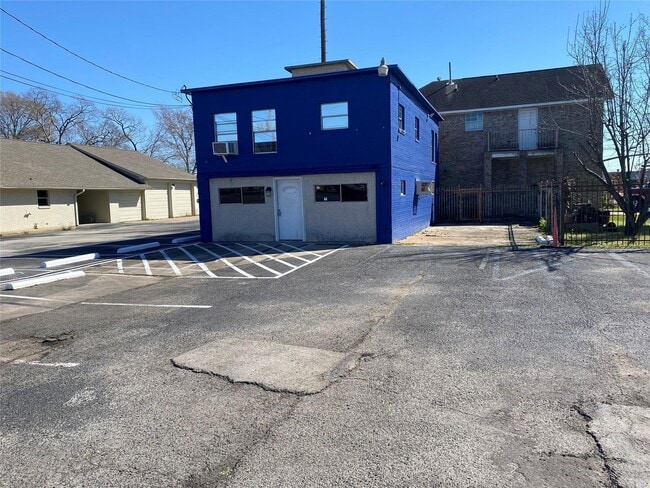 1305 Vista Rd in Pasadena, TX - Foto de edificio - Building Photo