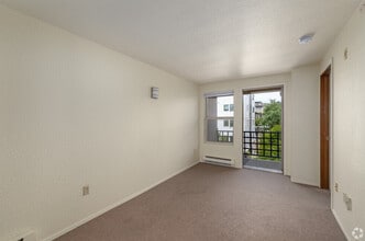 Cedar Apartments in Seattle, WA - Building Photo - Building Photo