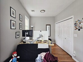 1904 Massachusetts Ave, Unit 3 in Cambridge, MA - Foto de edificio - Building Photo