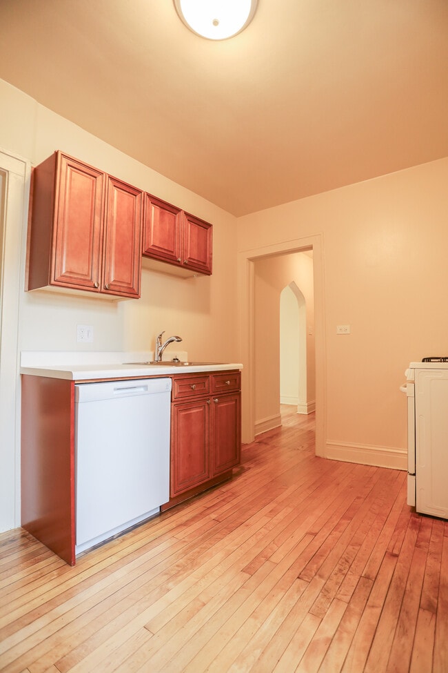 2944 N Seeley Ave, Unit #3