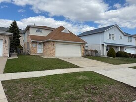 5776 W 77th St in Burbank, IL - Building Photo