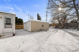 1271 Cleveland Dr in Buffalo, NY - Building Photo - Building Photo