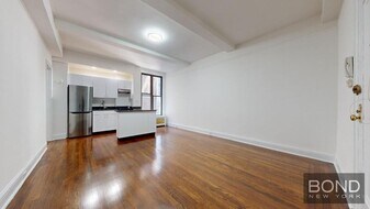 140 E 46th St in New York, NY - Building Photo