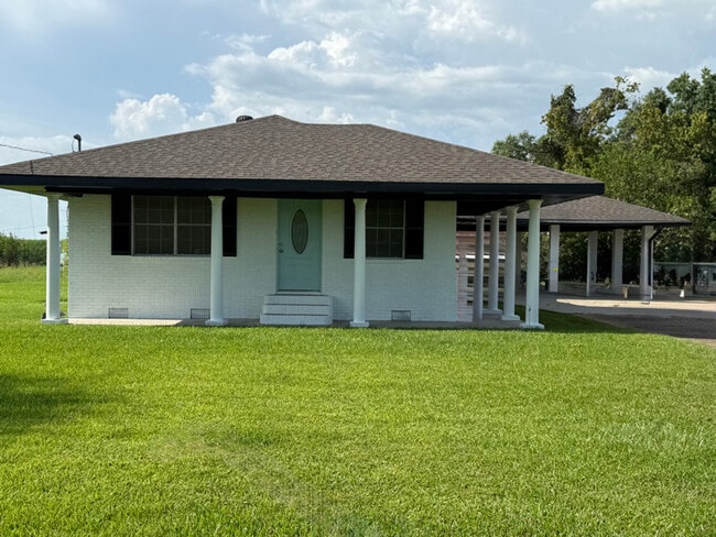 property at 3596 LA-44