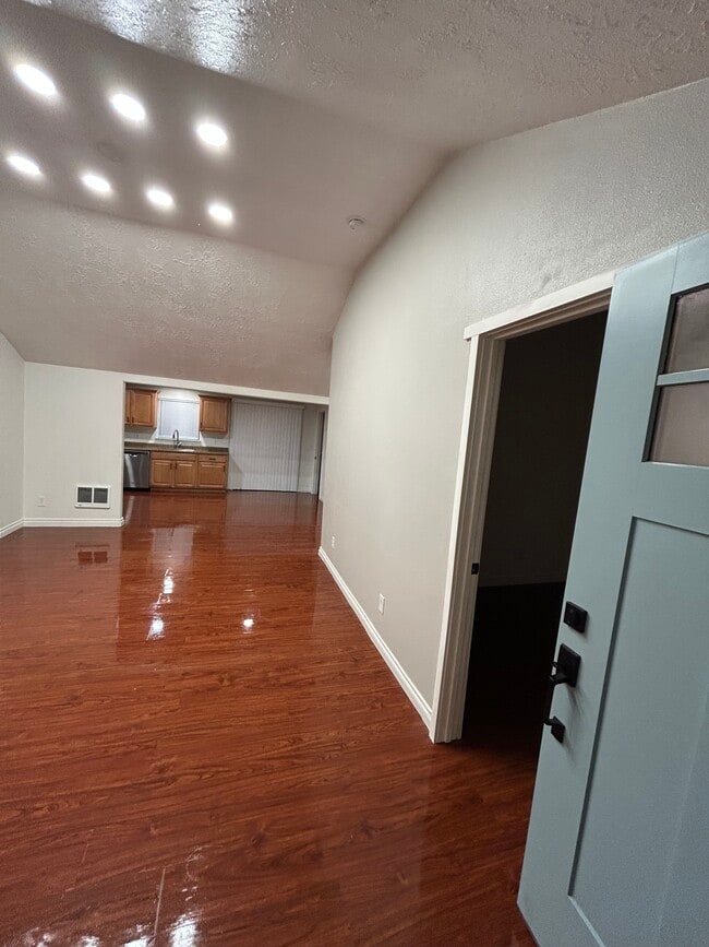 520 Walnut St in Independence, OR - Building Photo - Building Photo