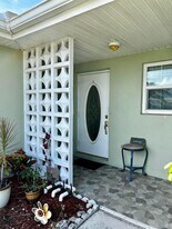 910 Savannas Point Dr in Fort Pierce, FL - Building Photo