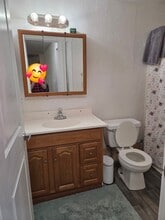 1110 Hayes St, Unit 2 in Aberdeen, WA - Foto de edificio - Building Photo