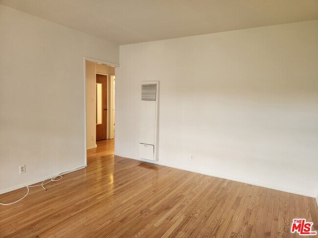 939 N Stanley Ave in West Hollywood, CA - Building Photo - Building Photo