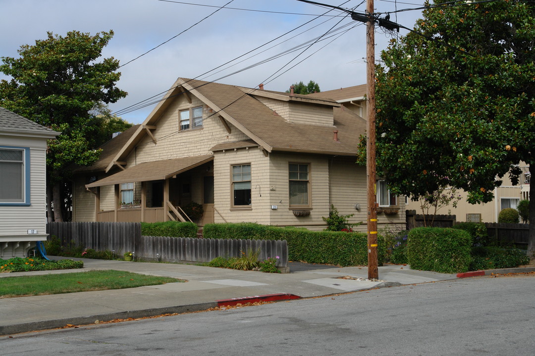 21 Lorton Ave in San Mateo, CA - Building Photo