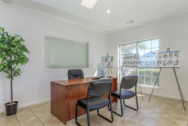 The Hayes Apartments in Fort Worth, TX - Building Photo - Building Photo