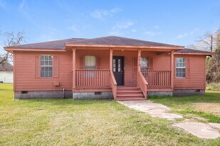 6619 Wayne Johnson Ave in Hitchcock, TX - Building Photo