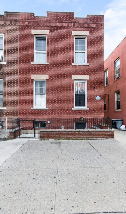 398 McDonald Ave in Brooklyn, NY - Building Photo