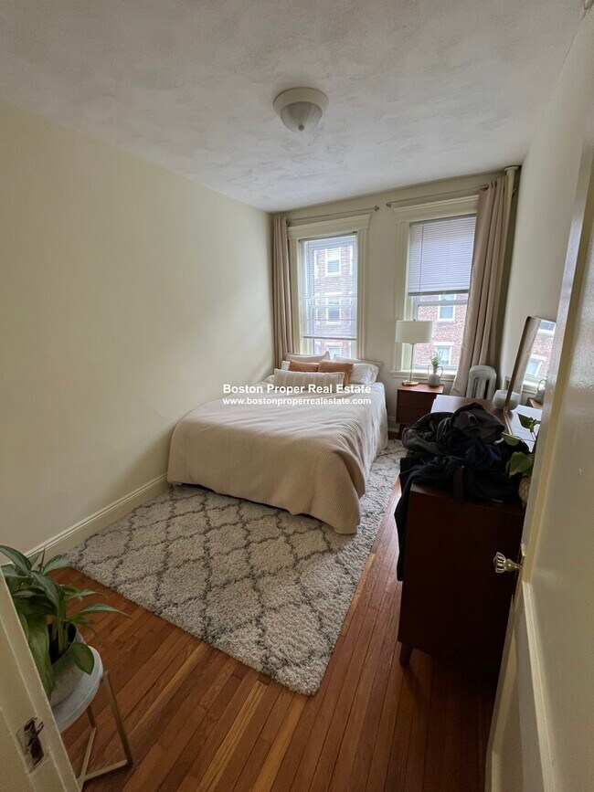 124 Peterborough St, Unit 9 in Boston, MA - Building Photo - Building Photo